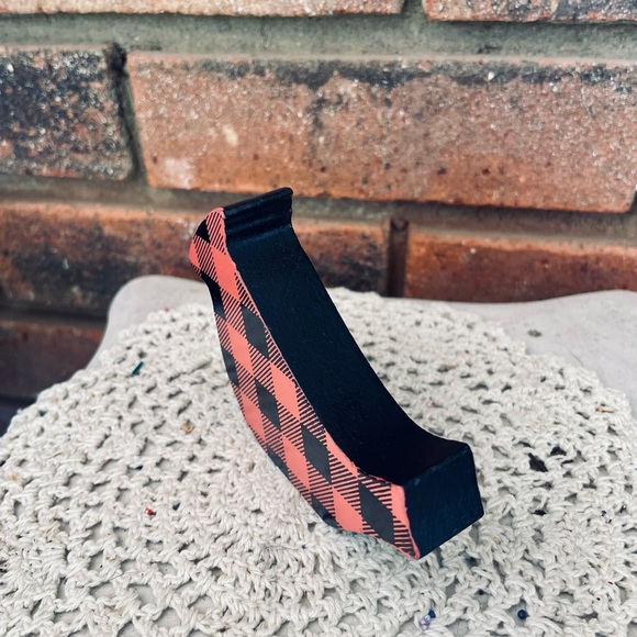 *Red & Black Buffalo Check Cardinal Shelf Sitter - Picture 4 of 11